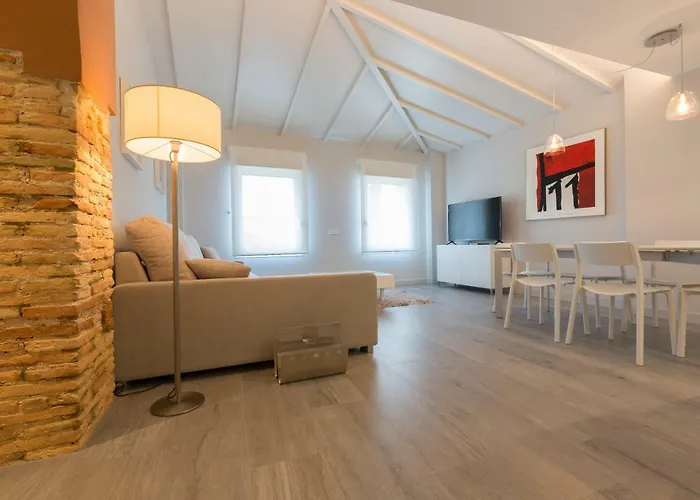 Apartamentos Turisticos - Papel Armado - Calle Caldereros 33